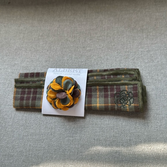 Hook + Albert lapel pin + pocket square NWT - Picture 1 of 4